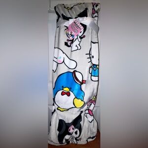 Hello Kitty Throw Blanket (60in. X 70in).